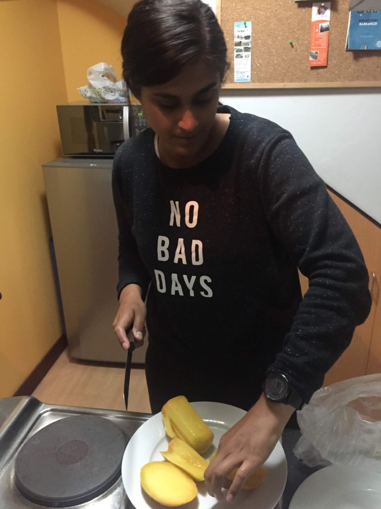 Cutting Peruvian mangoes