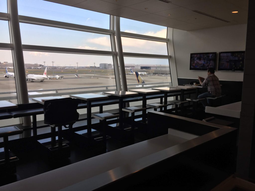 Haneda Airport runway ANA Lounge